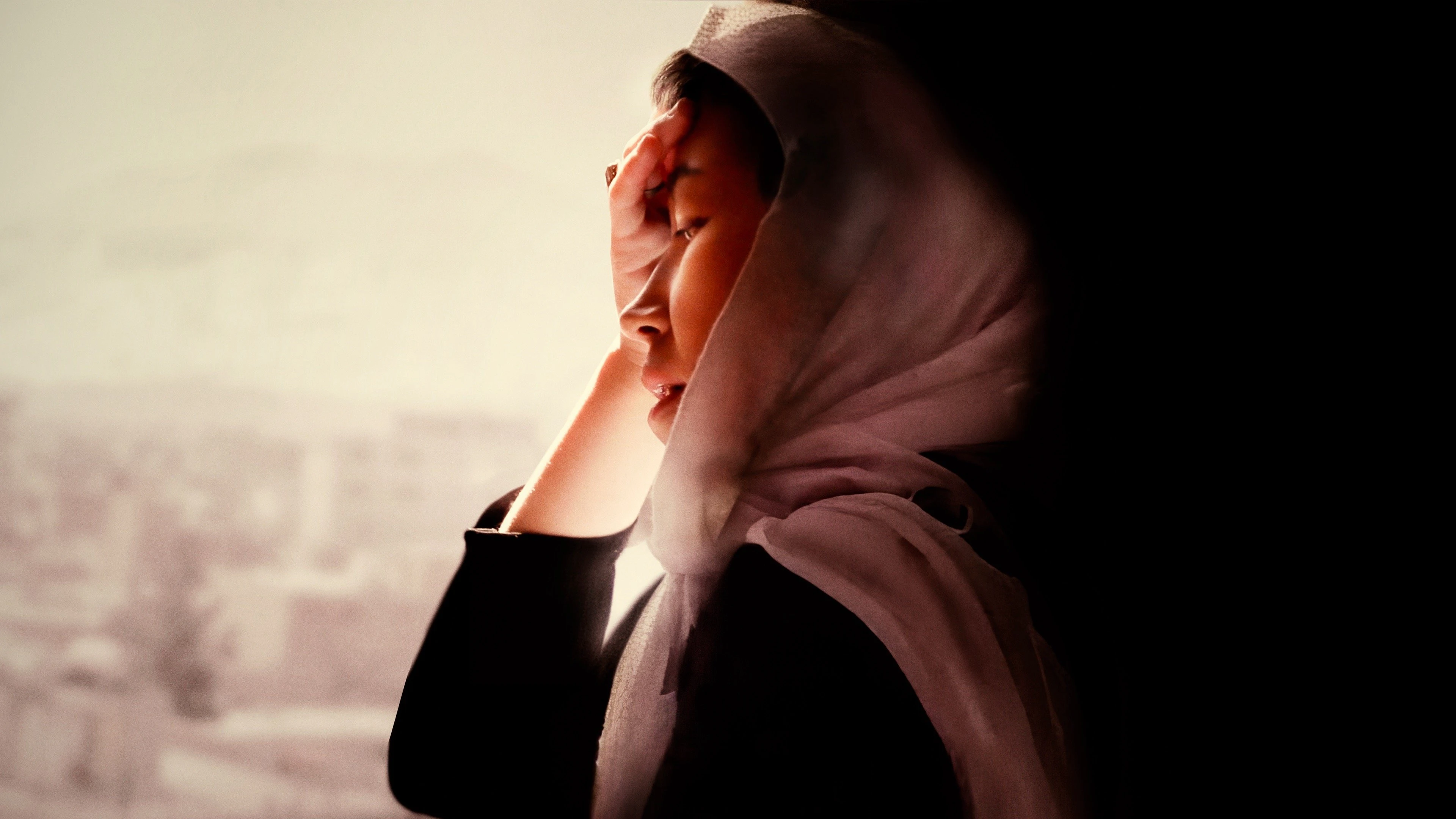 Phim Bánh Mì & Hoa Hồng - Bread & Roses (2024)