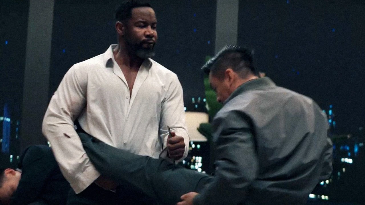 Phim Cú Đảo Quyền - Hostile Takeover (2025)