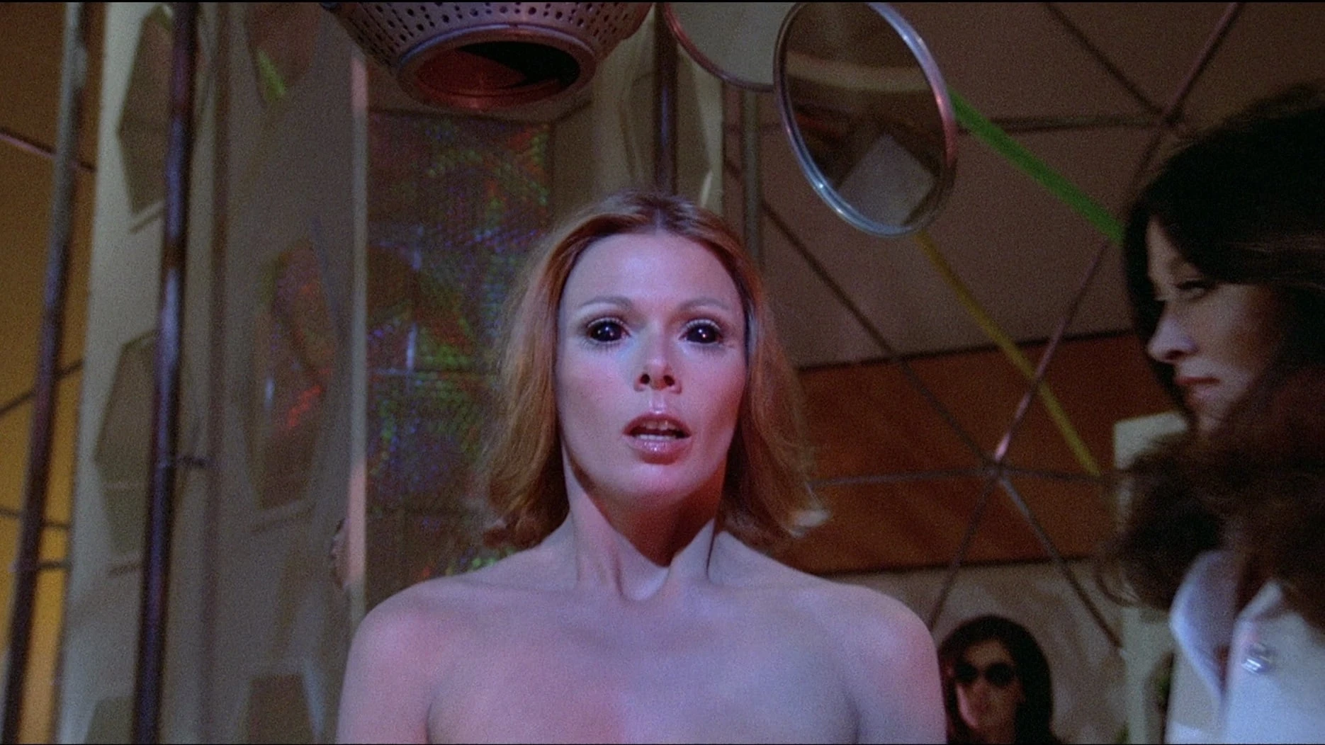 Phim Invasion of the Bee Girls - Invasion of the Bee Girls (1973)