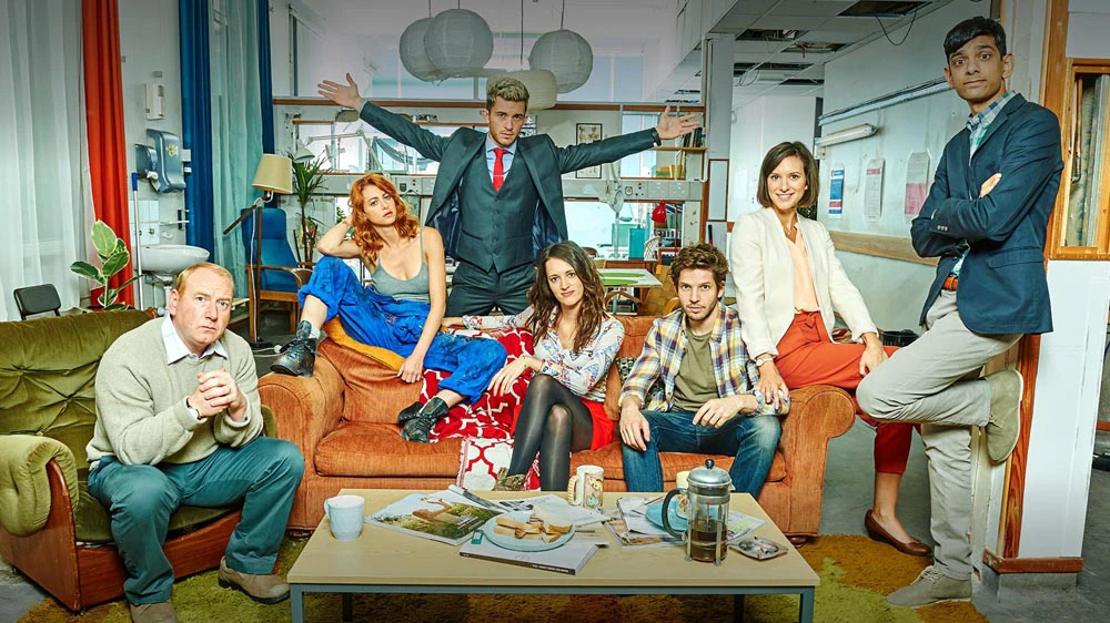 Phim Ở Nhờ (Phần 1) - Crashing (Season 1) (2017)