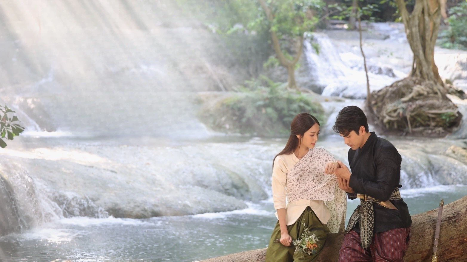 Phim Trái Tim Giam Cầm - Captive Heart (2025)