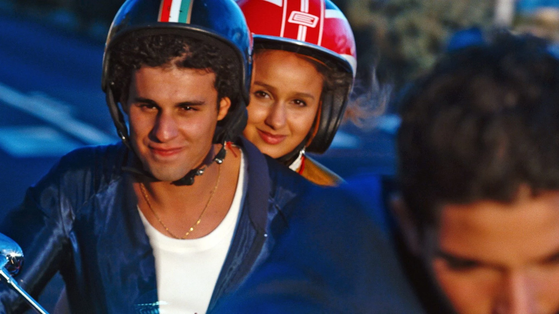 Phim Vỏ Cứng, Lõi Mềm - Hard Shell, Soft Shell (2021)